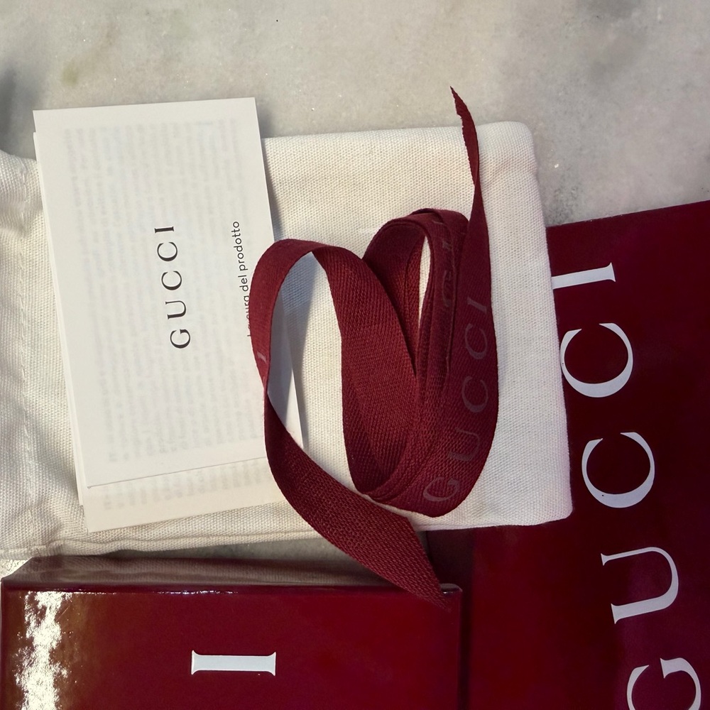 Gucci Burgundy gift Box with dust bag, ribbon and evelopes - Picture 3 of 8